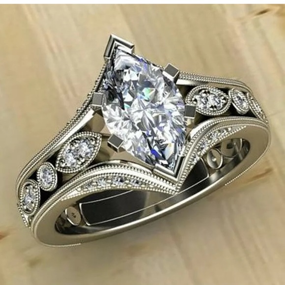 Gorgeous 925 Silver Rings White Sapphire Rings - Picture 2 of 3